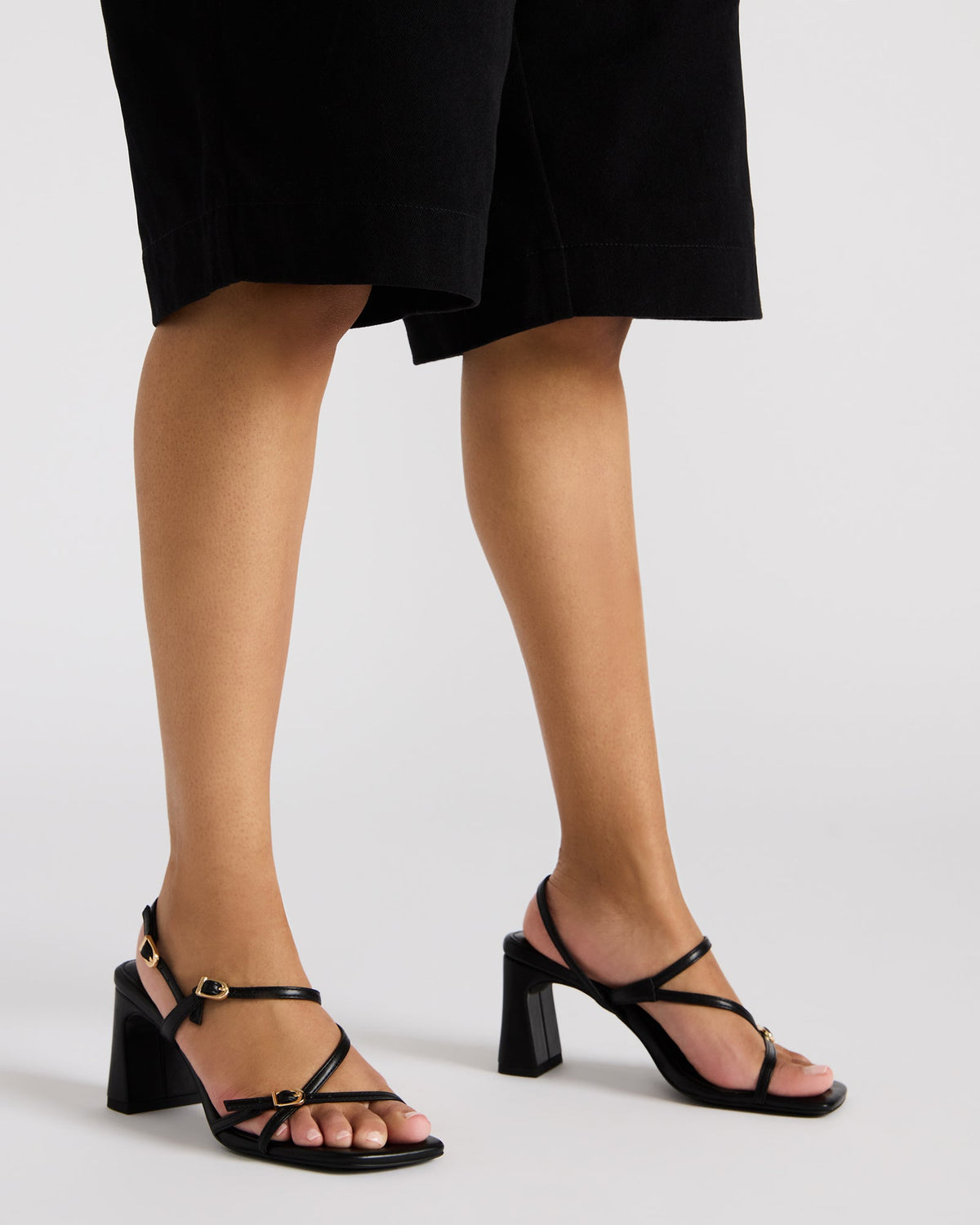 VANTAGE White Women's Square-Toe Strappy Slingback Heel