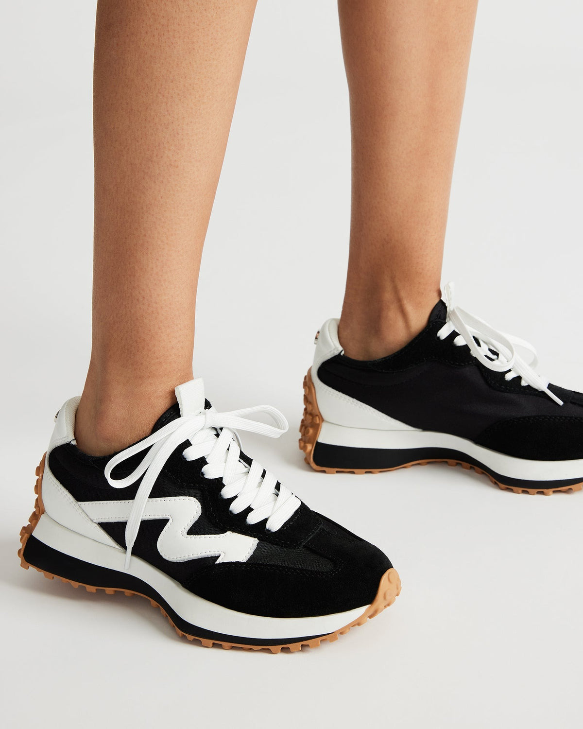 CAMPO Black/White Lace-Up Women's Sneaker