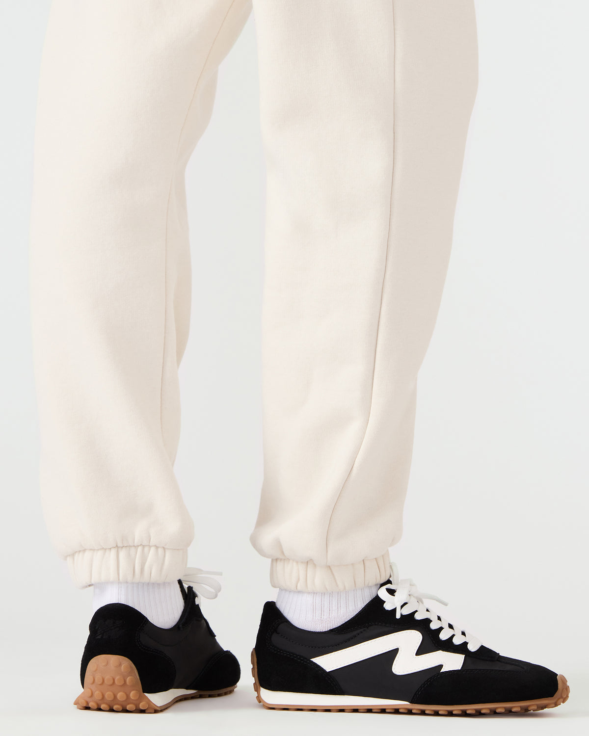 CASPER Black/White Low-Top Lace-Up Women's Sneaker