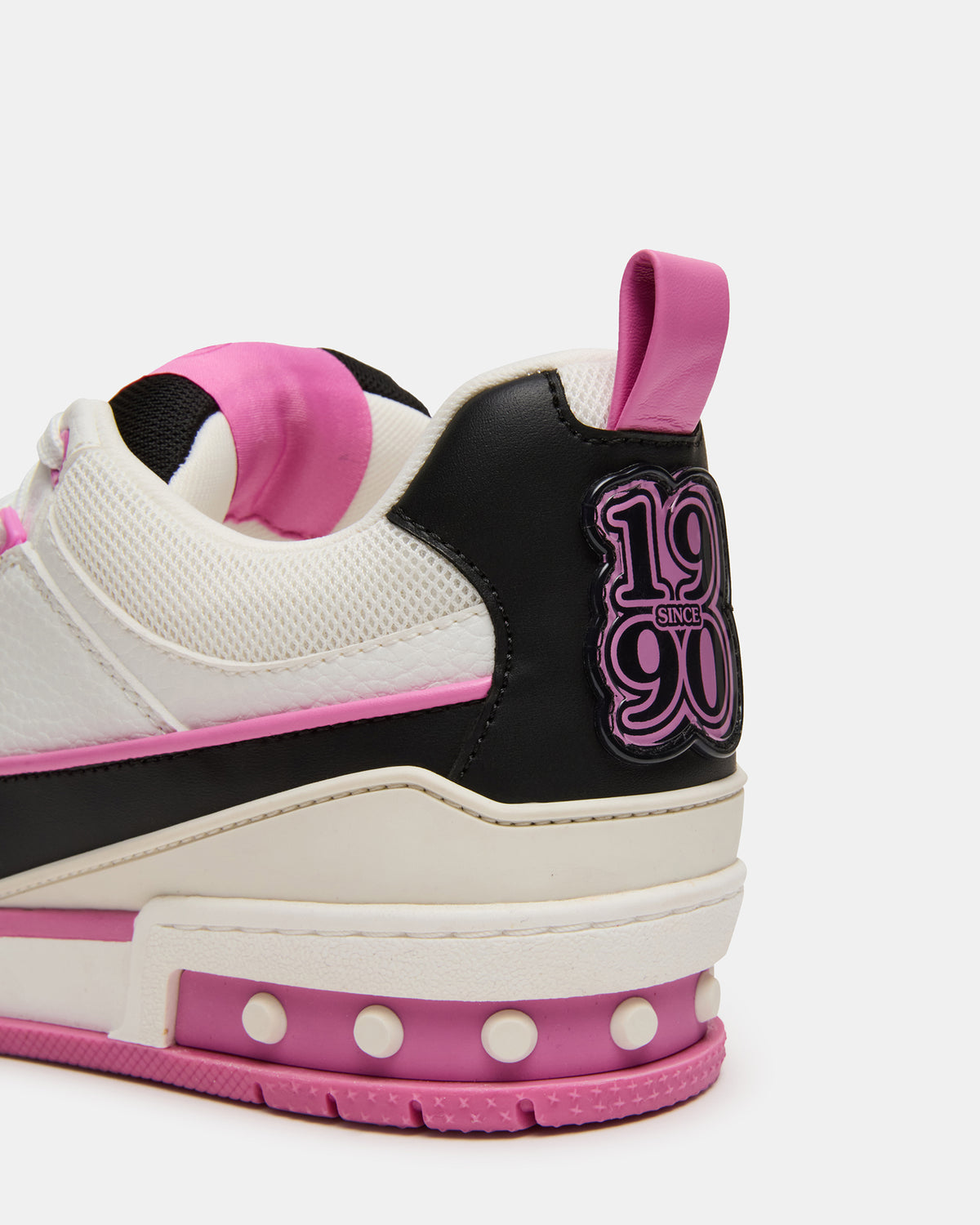 SKATER Black/Pink Low-Top Lace-Up Women's Sneaker