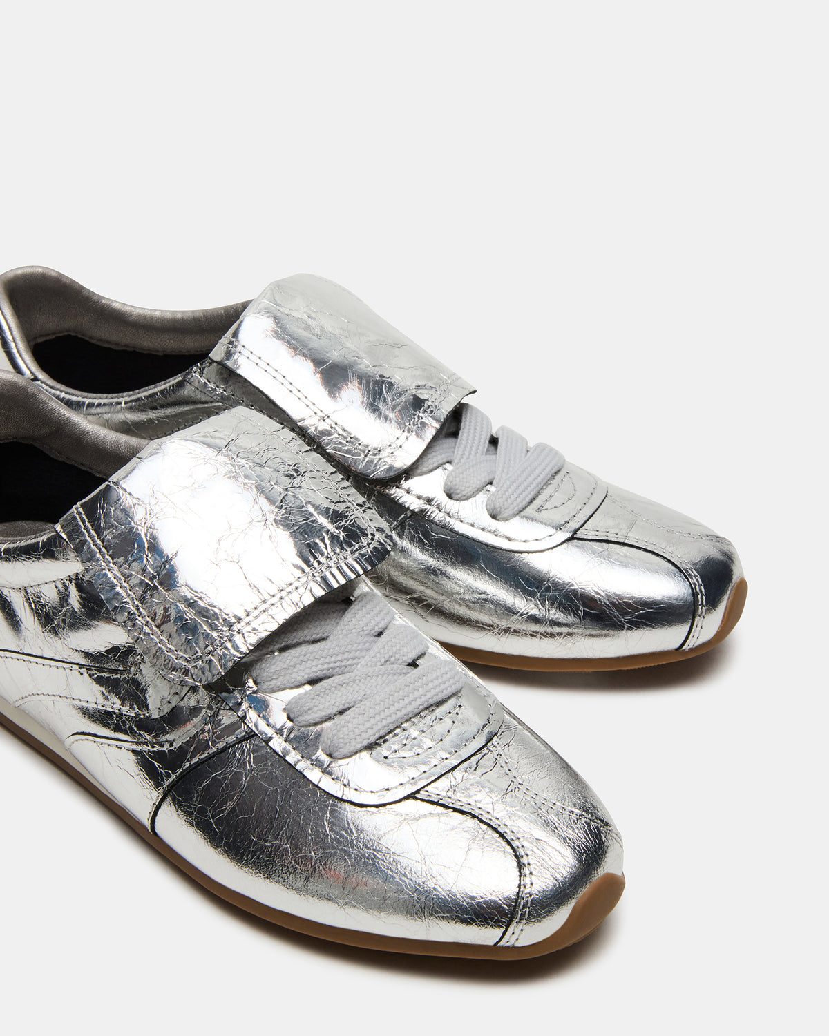 MOBILITY SIlver Leather Women's Low-Top Lace-Up Sneaker