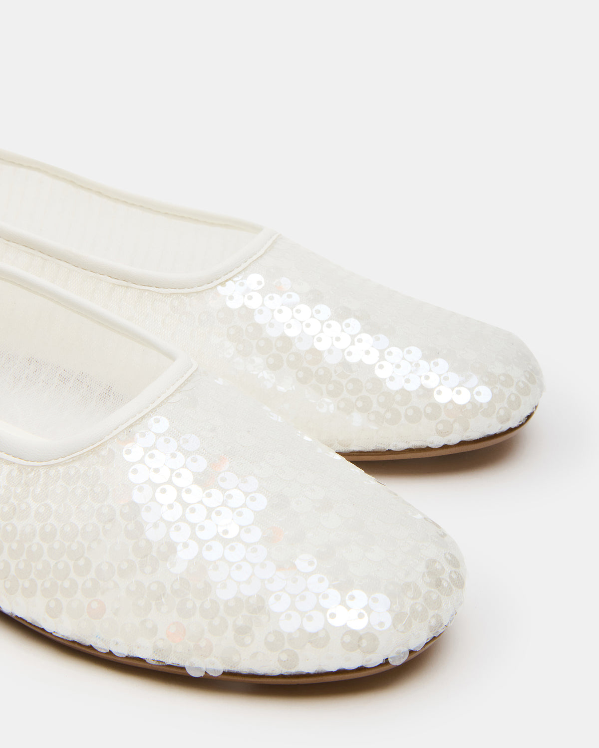 GARCELLE White Sequin Women's Ballet Flats