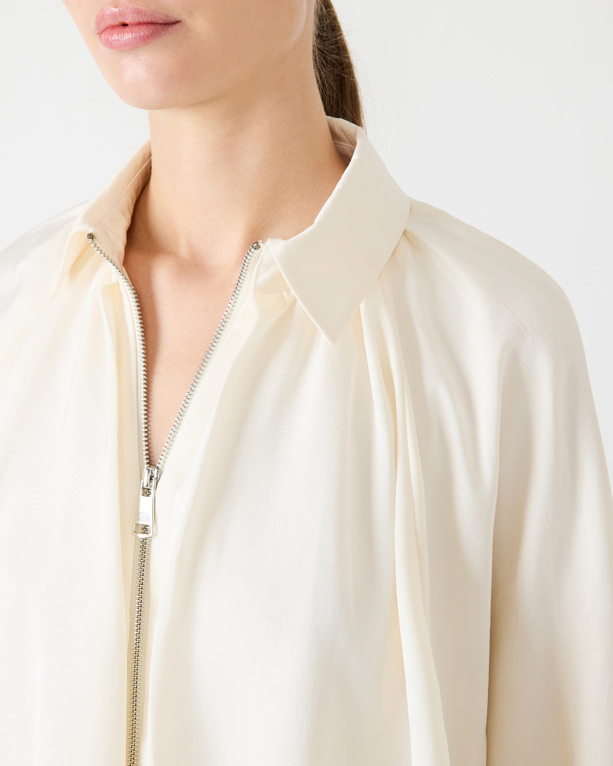 ASPEN Cream Long-Sleeved Zip-Up Puffed Bomber Women's Jacket