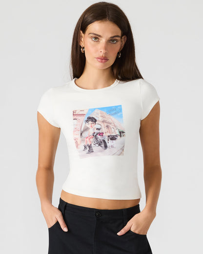 GOLDIE Antique Short-Sleeved Graphic Tee Form-Fitting Women's Top