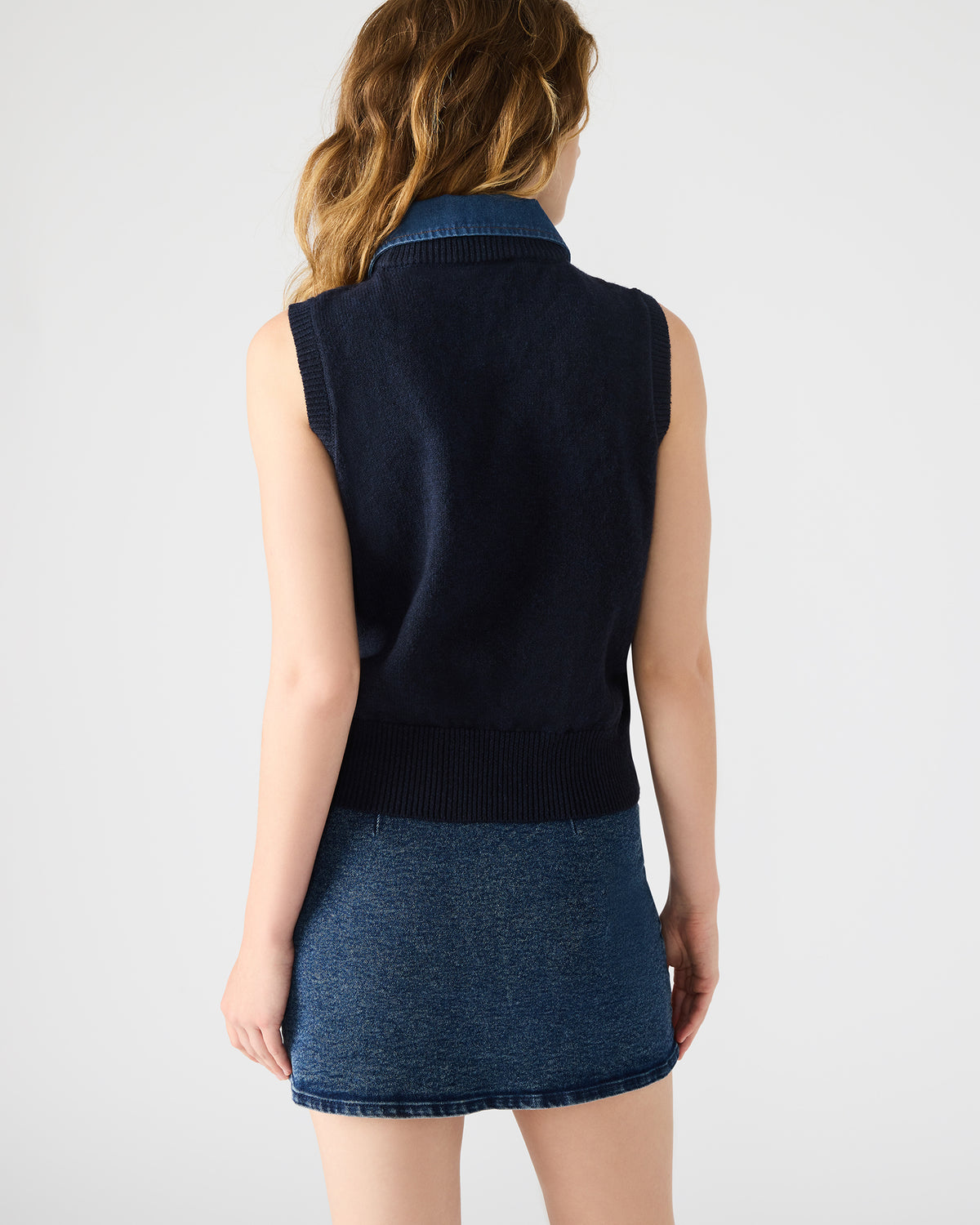 JEANE Sweater Vest Knit Collared Sleeveless Women's Top