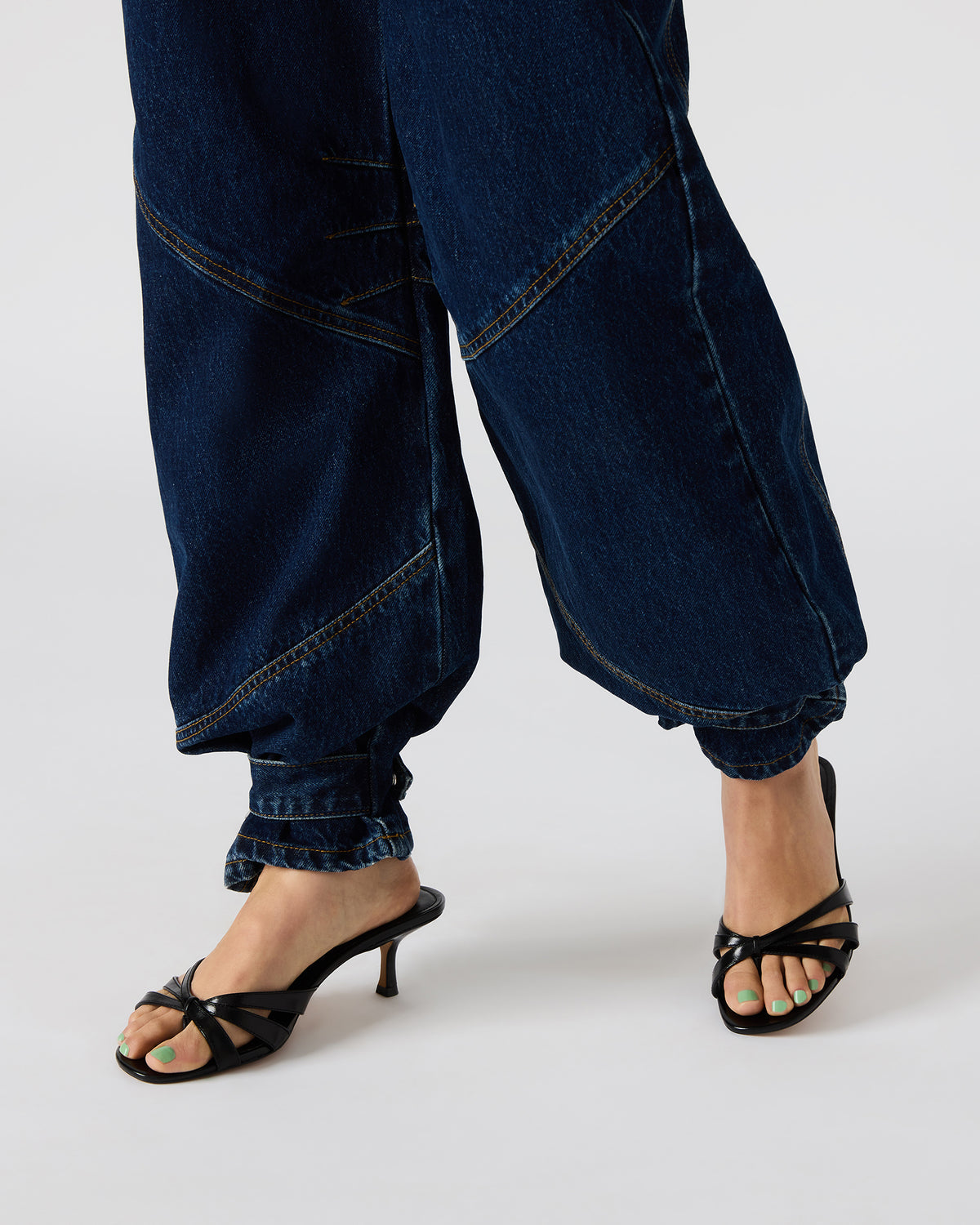 TRE Dark Denim Barrel Women's Jean