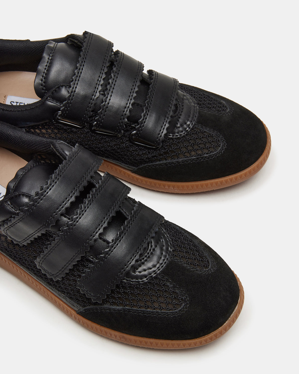 MOMENTUM Mesh Black Women's Velcro Low-Top Sneakers